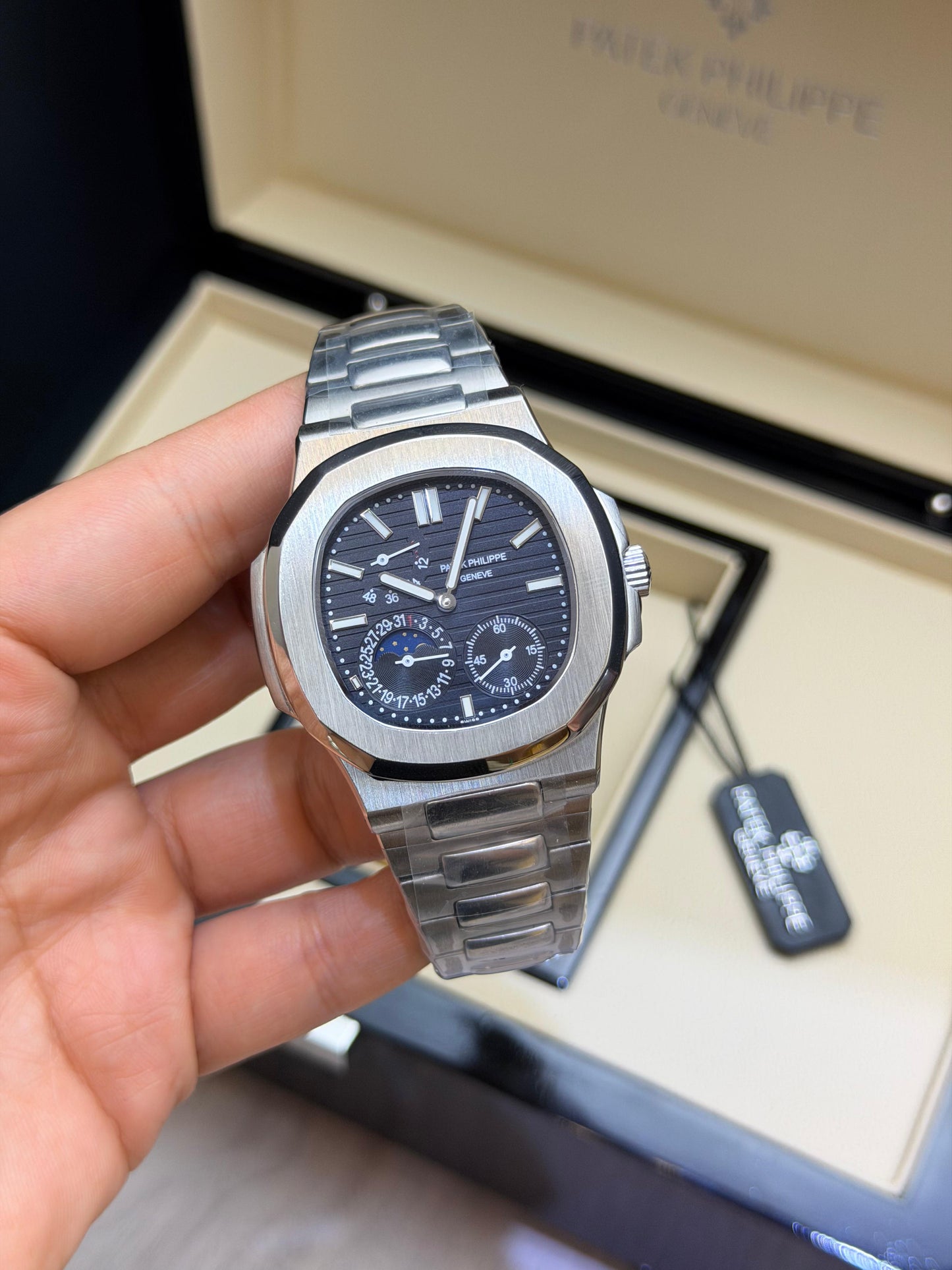Patek Philippe Nautilus 5712/1A-001