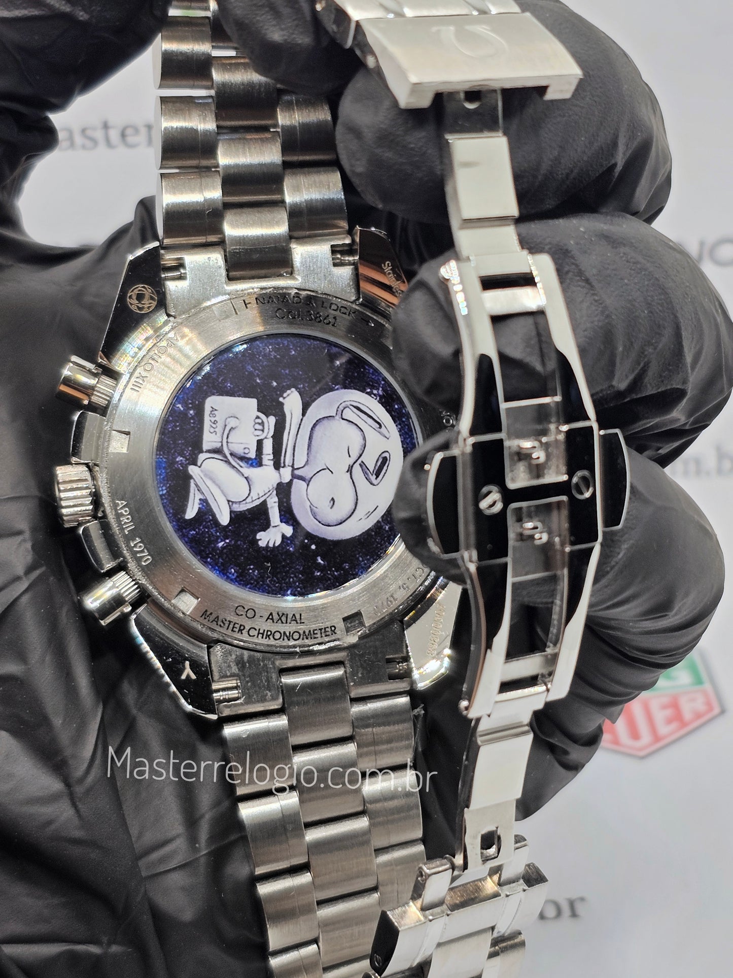 Omega Speedmaster Professional Silver Snoopy Award 42mm