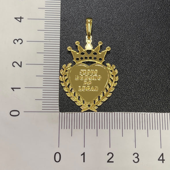 Pingente Coroa "Jesus é o Dono do Lugar"