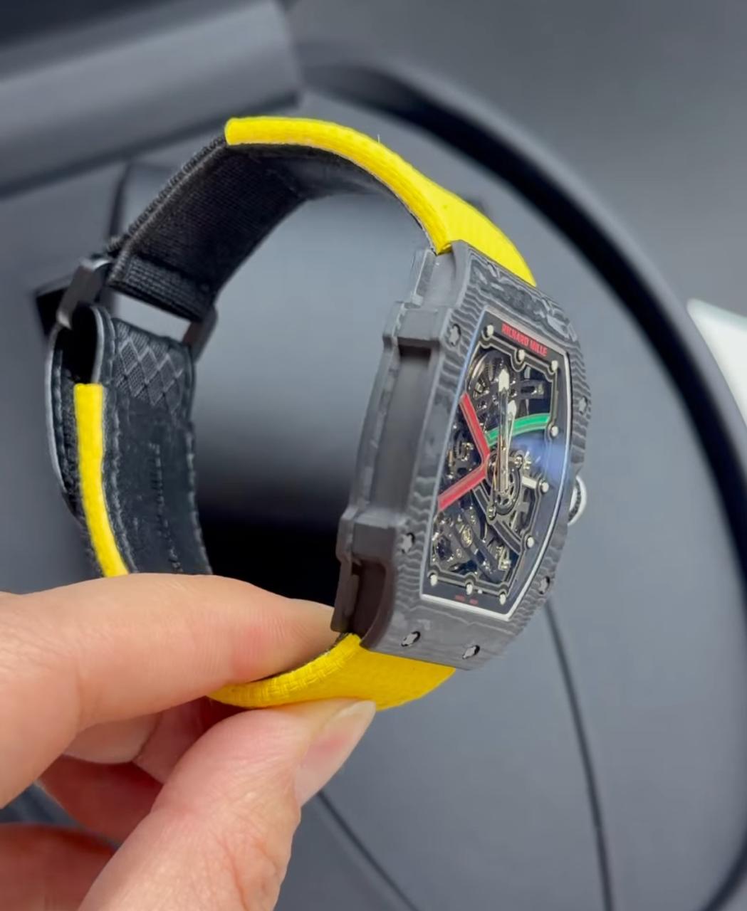 Richard Mille 67-02 Fino 37g fibra de carbono automatico Amarelo Pulseira Velcro