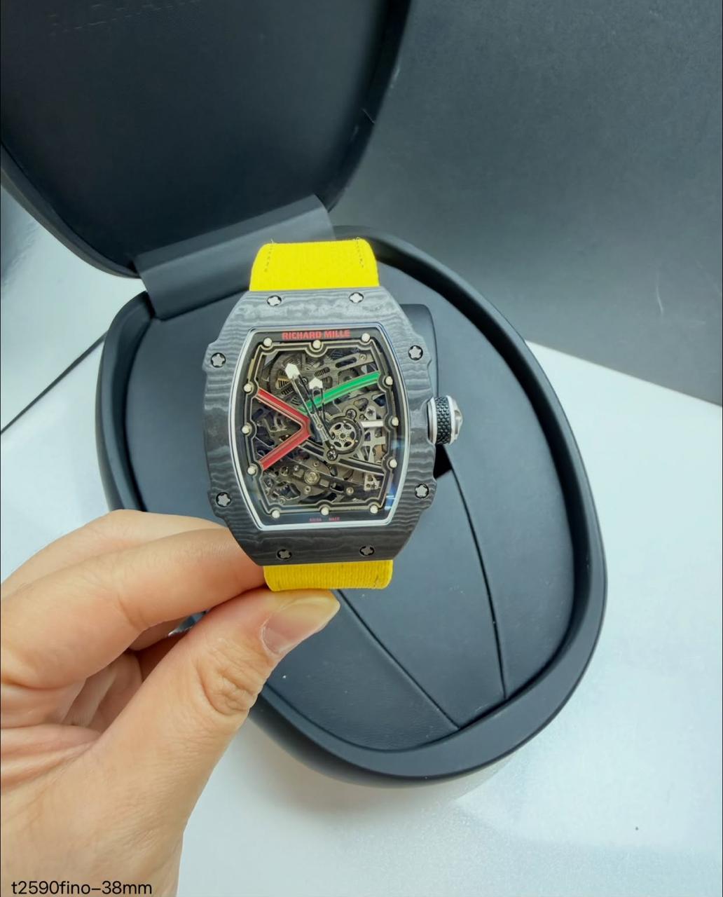 Richard Mille 67-02 Fino 37g fibra de carbono automatico Amarelo Pulseira Velcro