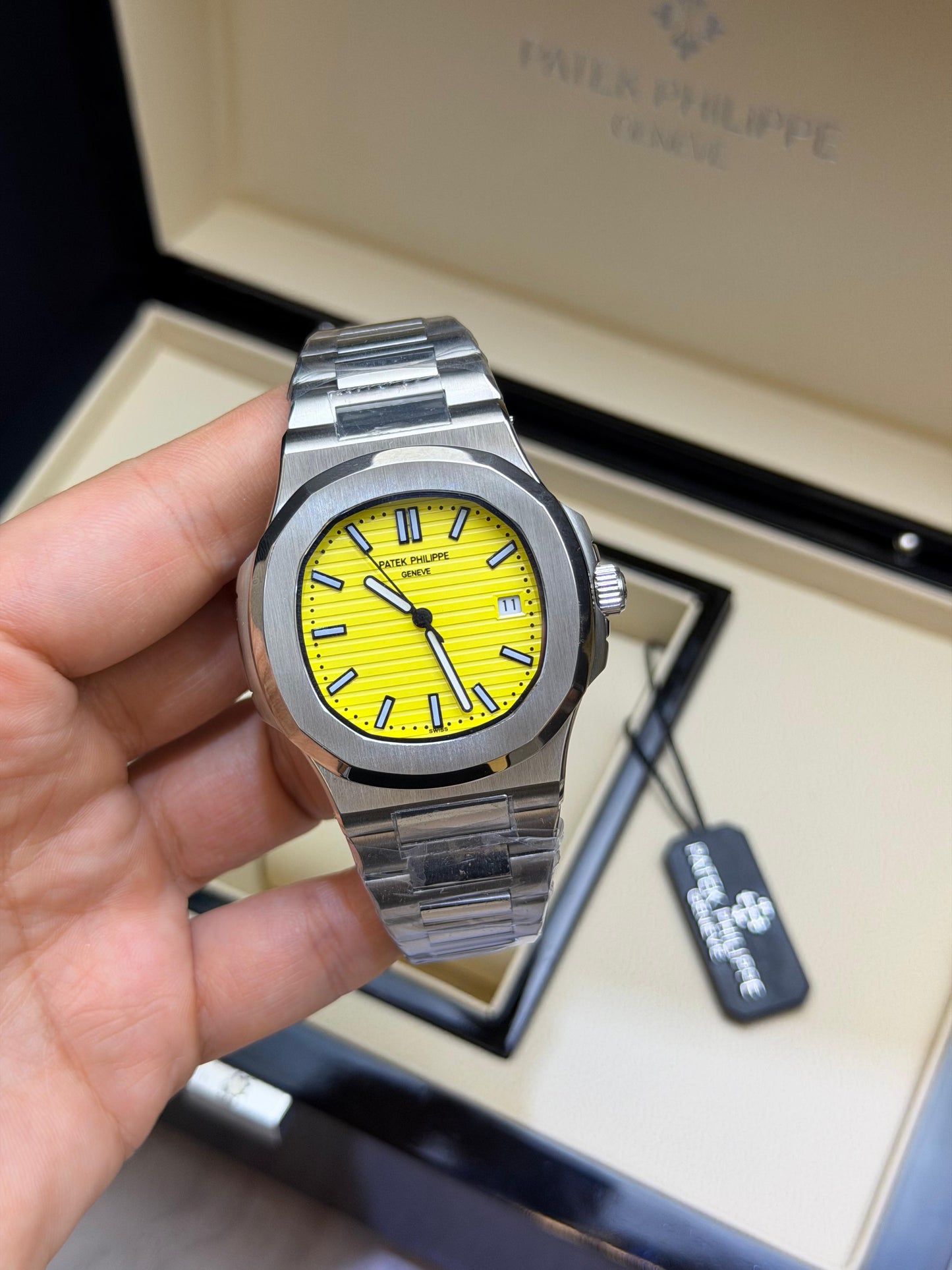 Patek Philippe Nautilus 5711/1A-011 40mm Amarelo