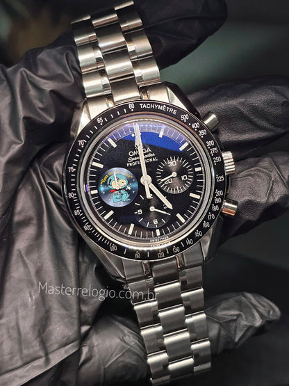 Omega Speedmaster Professional Silver Snoopy Award 42mm