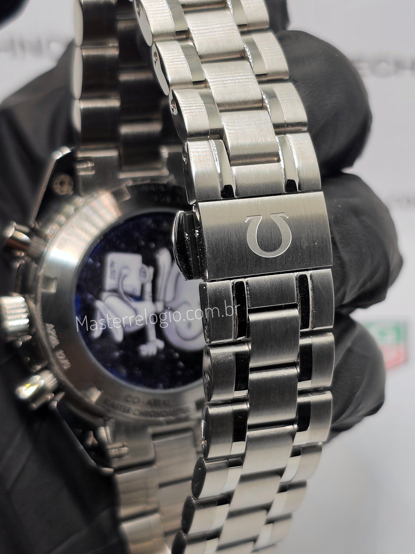 Omega Speedmaster Professional Silver Snoopy Award 42mm