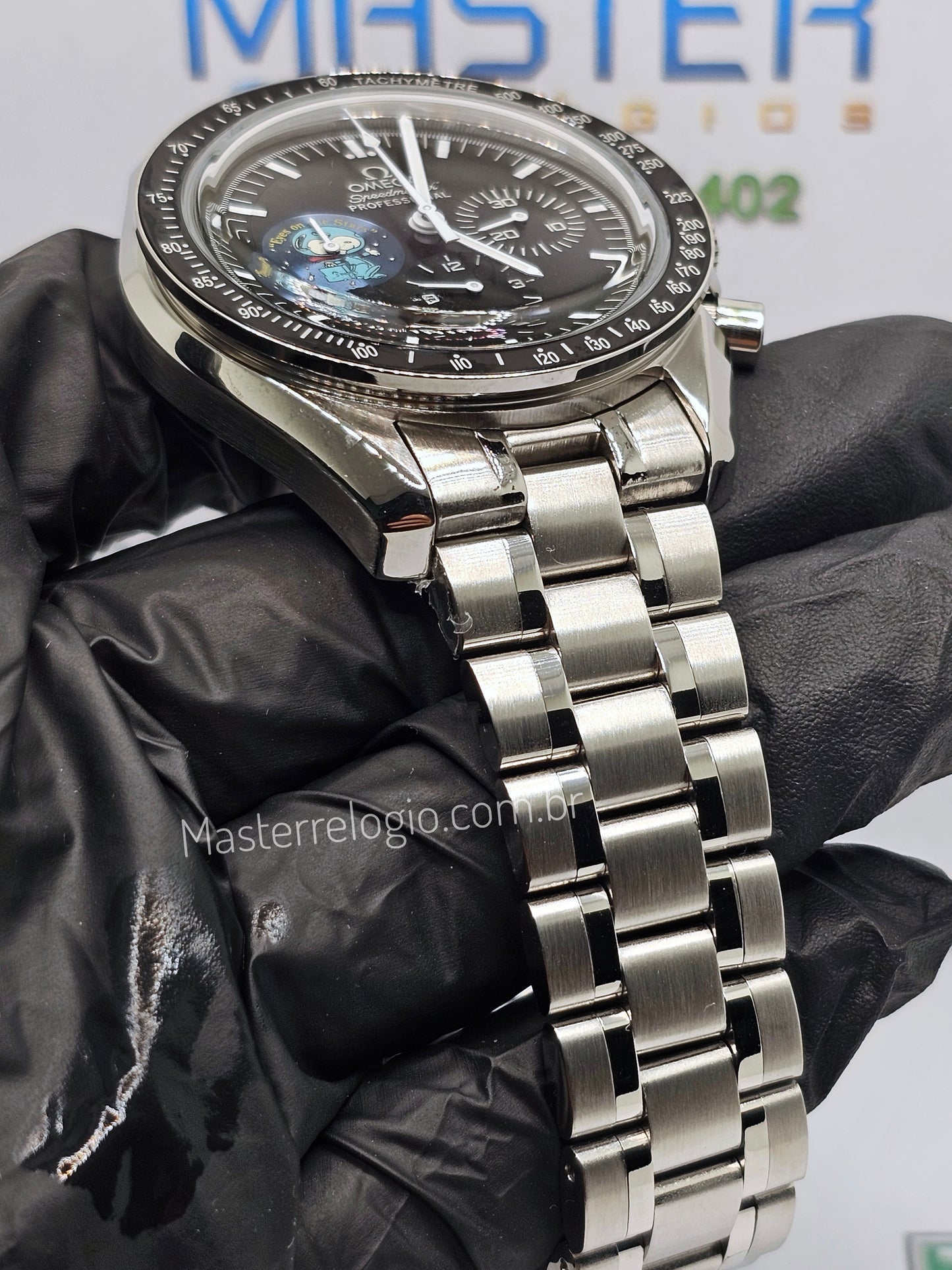Omega Speedmaster Professional Silver Snoopy Award 42mm