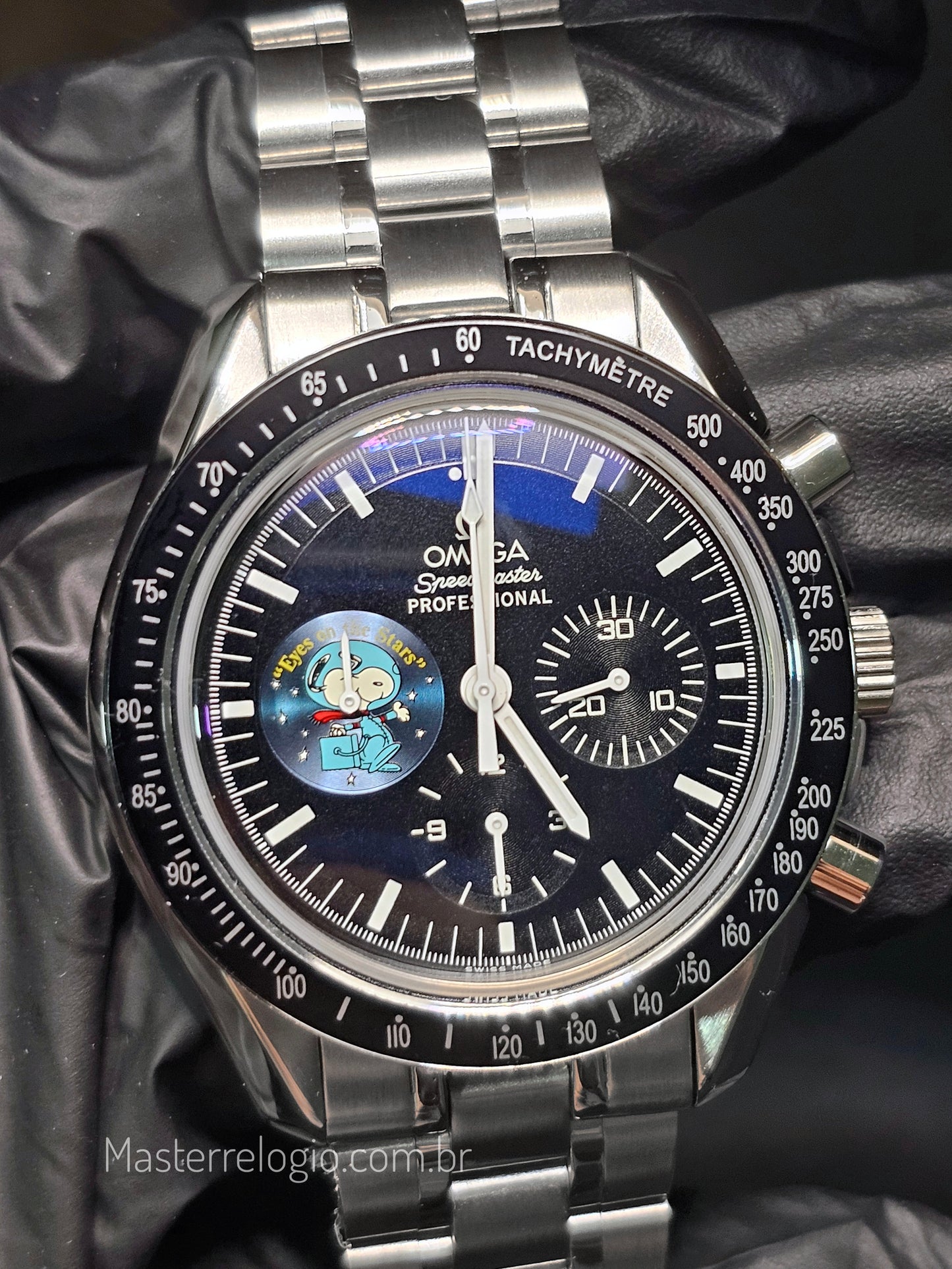 Omega Speedmaster Professional Silver Snoopy Award 42mm
