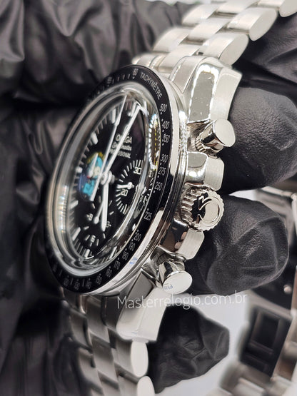 Omega Speedmaster Professional Silver Snoopy Award 42mm