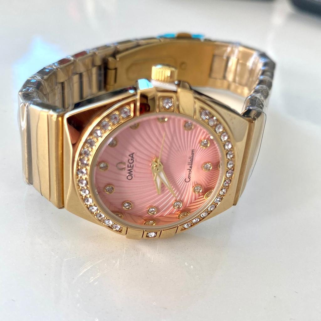 Calvin Klein feminino Cravejado