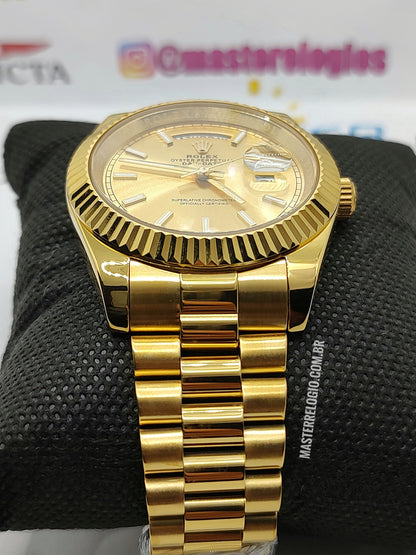 Rollex Day-Date 40mm Dourado