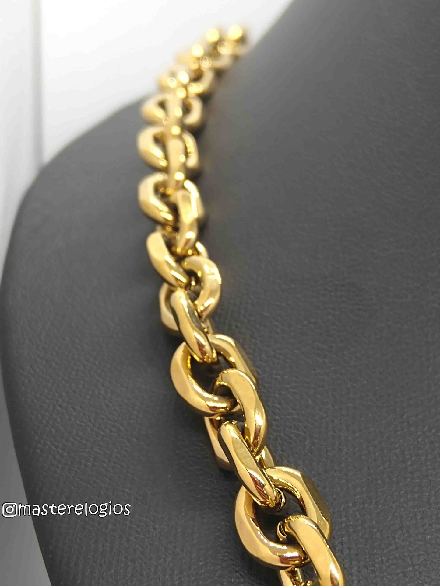 Corrente Cadeado laminada 10mm redonda banhada a 10 milesimos de ouro 18k 70cm
