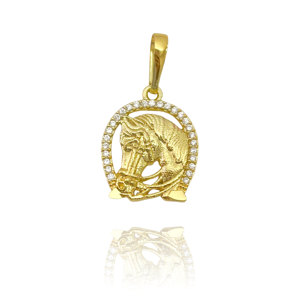 Pingente Ferradura c/ Cavalo Cravejado em Zircônia (2,4cmX2cm) (Banho Ouro 24k)