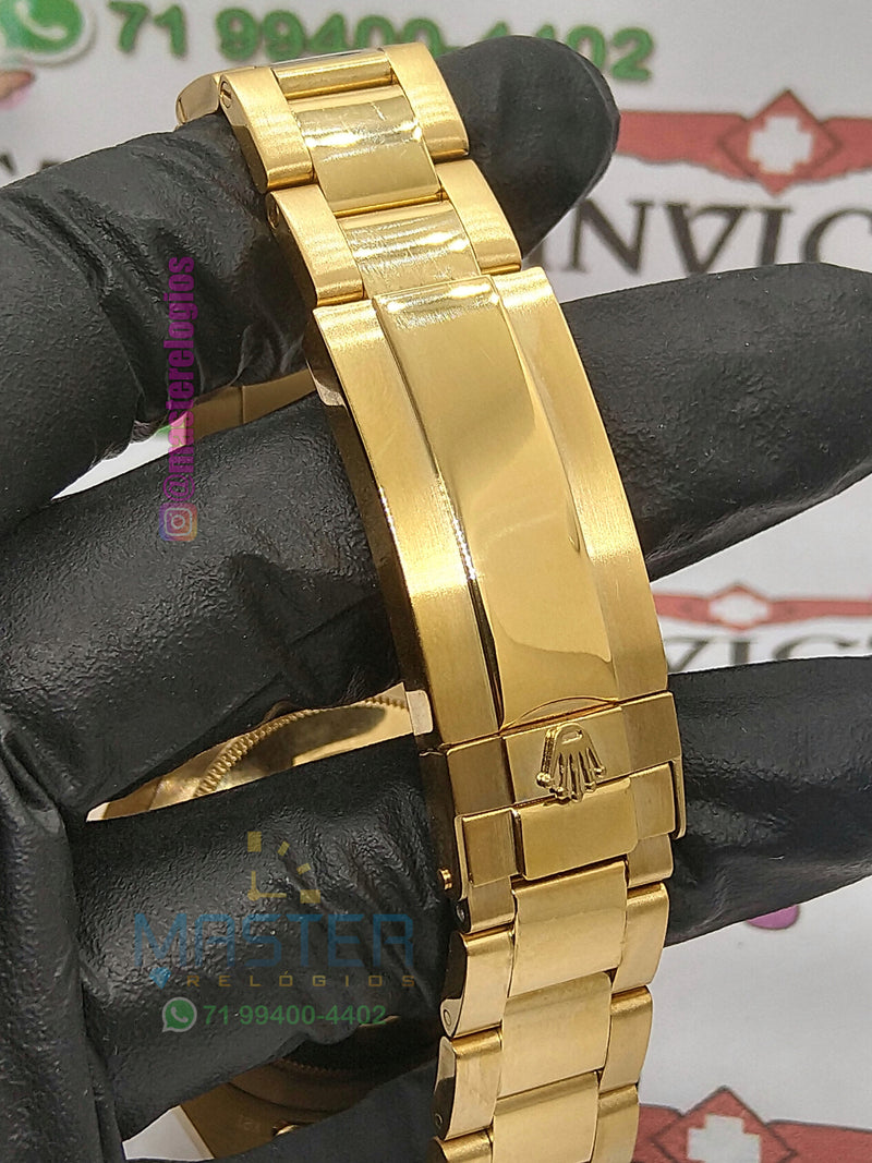 Rollex Submariner Hulk Dourado com verde 44mm